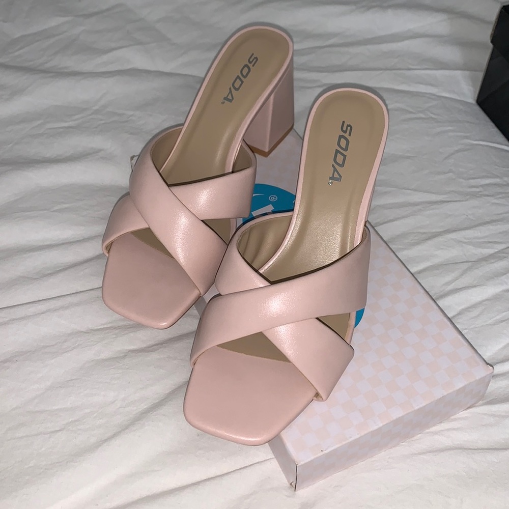 PINK LOW HEEL